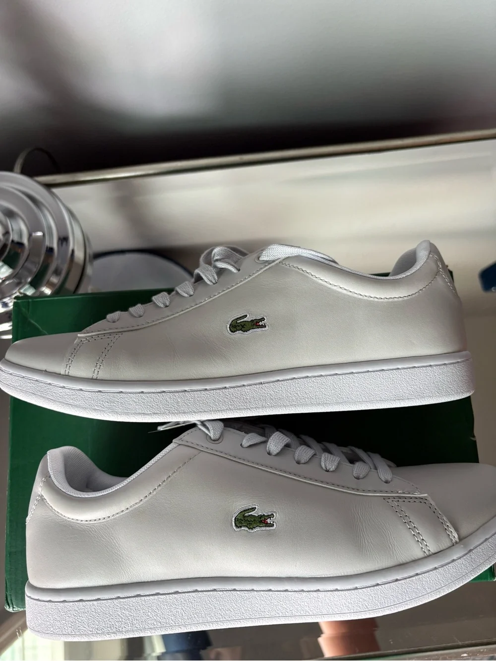 Lacoste Women's Hydez 119 Light Grey and Gold Low-Top Leather Sneakers